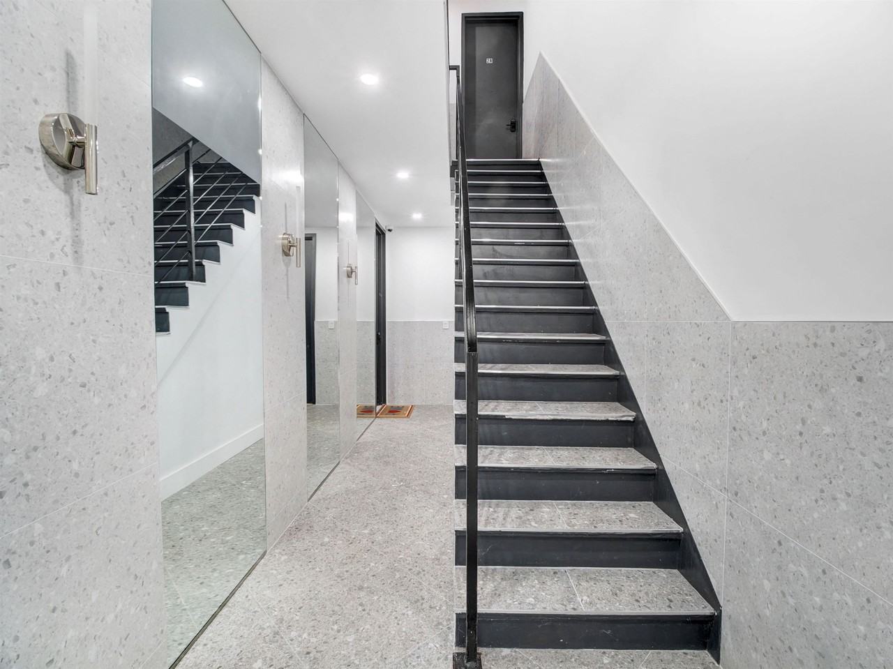 151 Williams Ave - Photo 7 of 14