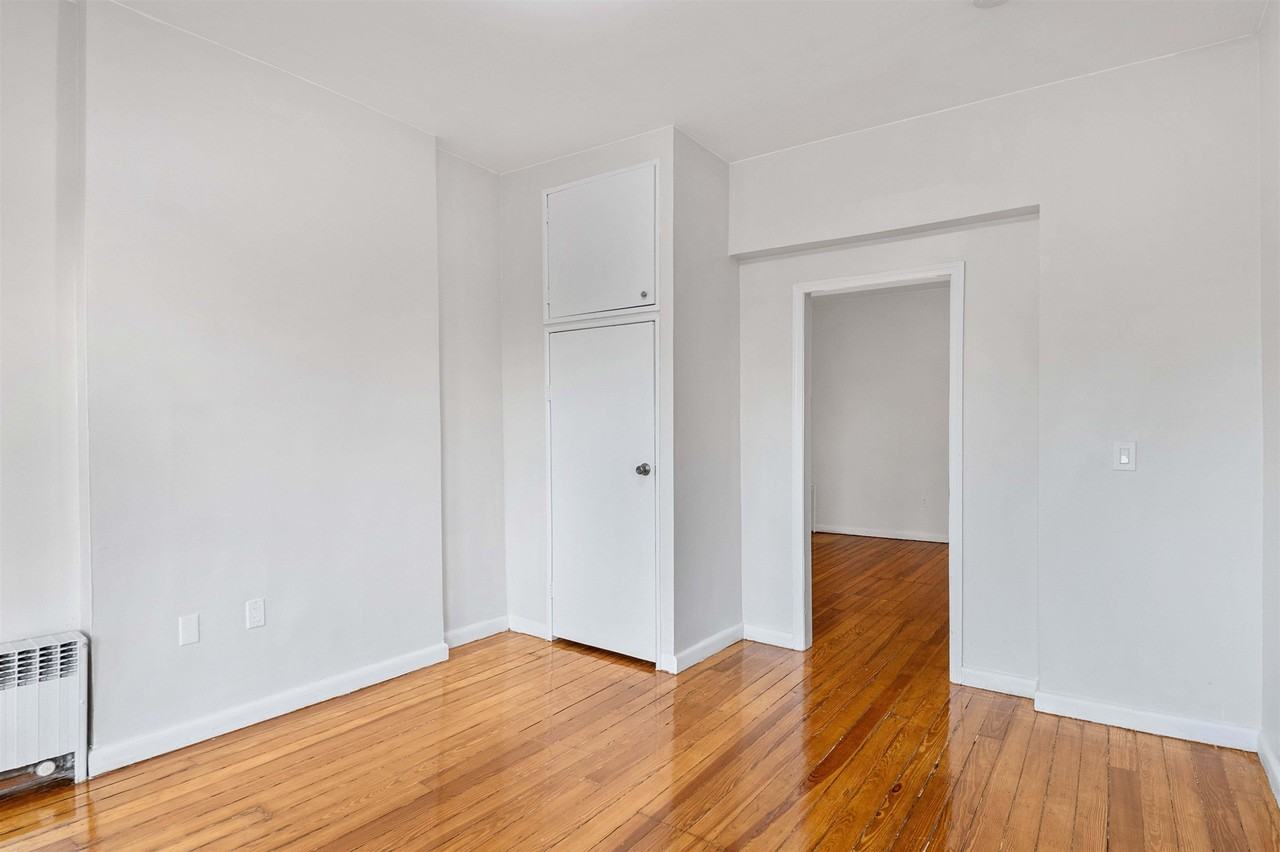 313 23rd Street #2 - Photo 6 of 17