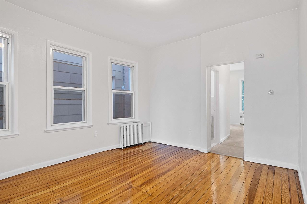 313 23rd Street #2 - Photo 7 of 17