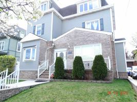 featured image of 124 W 8th St #2