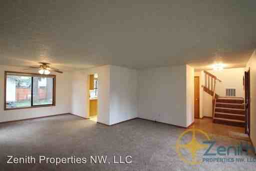 4017 NE 157th Ave - Photo 3 of 21