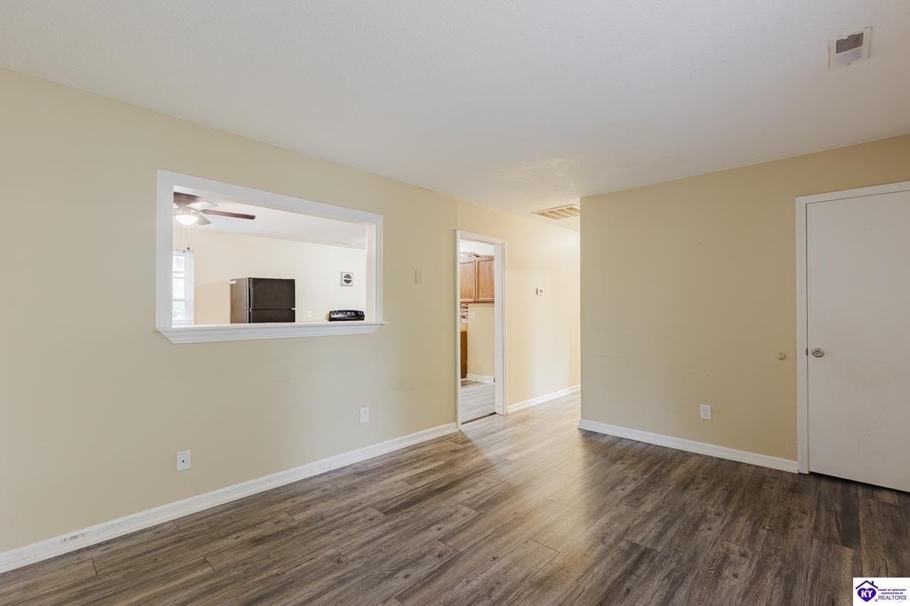 150 Airview Dr - Photo 2 of 10