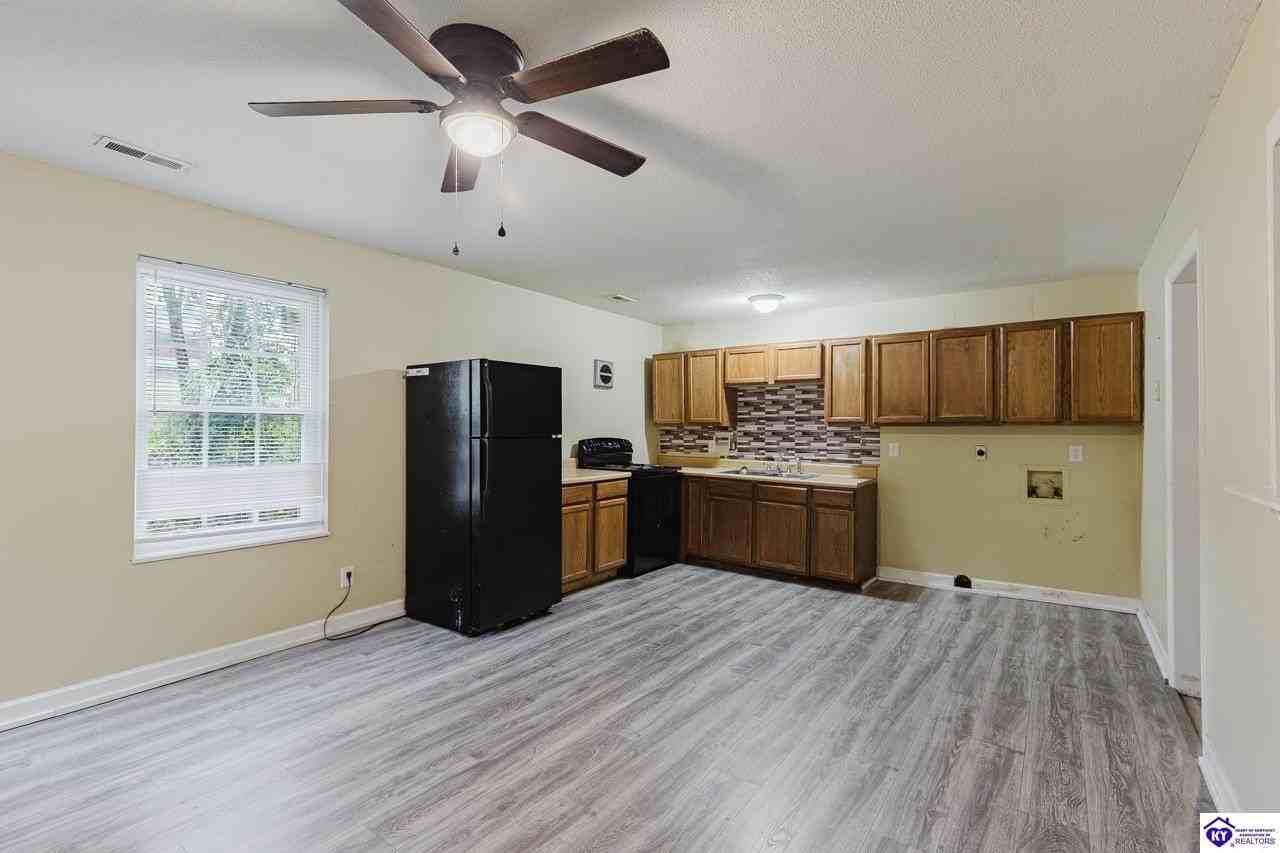 150 Airview Dr - Photo 5 of 10