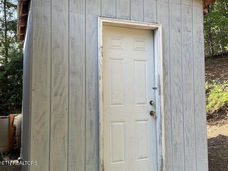 155 Delozier Ln - Photo 3 of 10