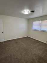 2418 46th St Apt A #A - Photo 1 of 1