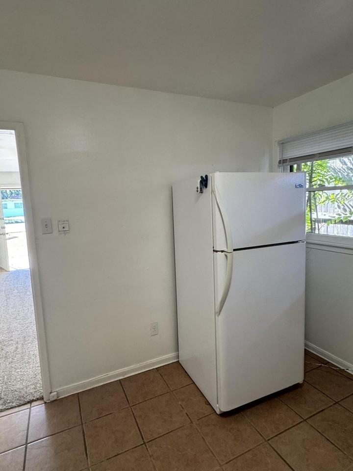 2418 46th St Apt A #A - Photo 7 of 7