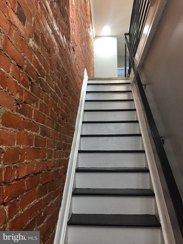 417 N Salford St - Photo 4 of 22