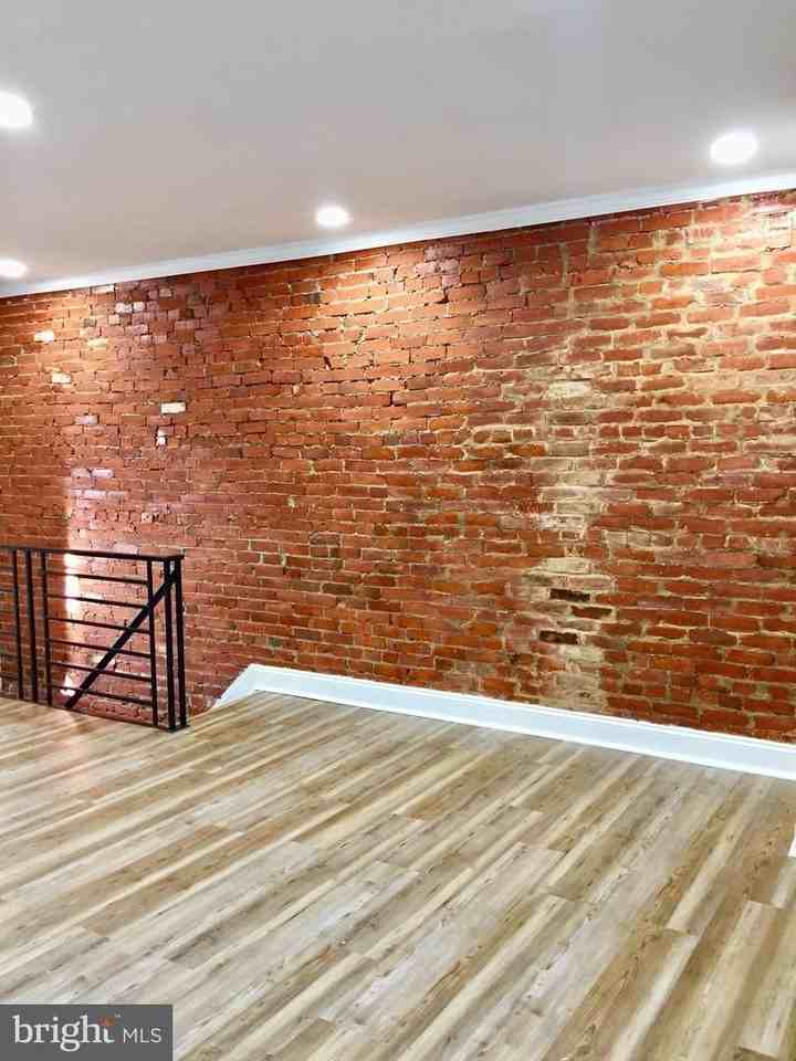 417 N Salford St - Photo 6 of 22