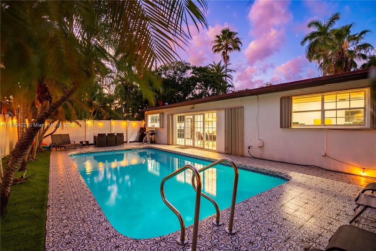 1244 Garfield St - Photo 2 of 28