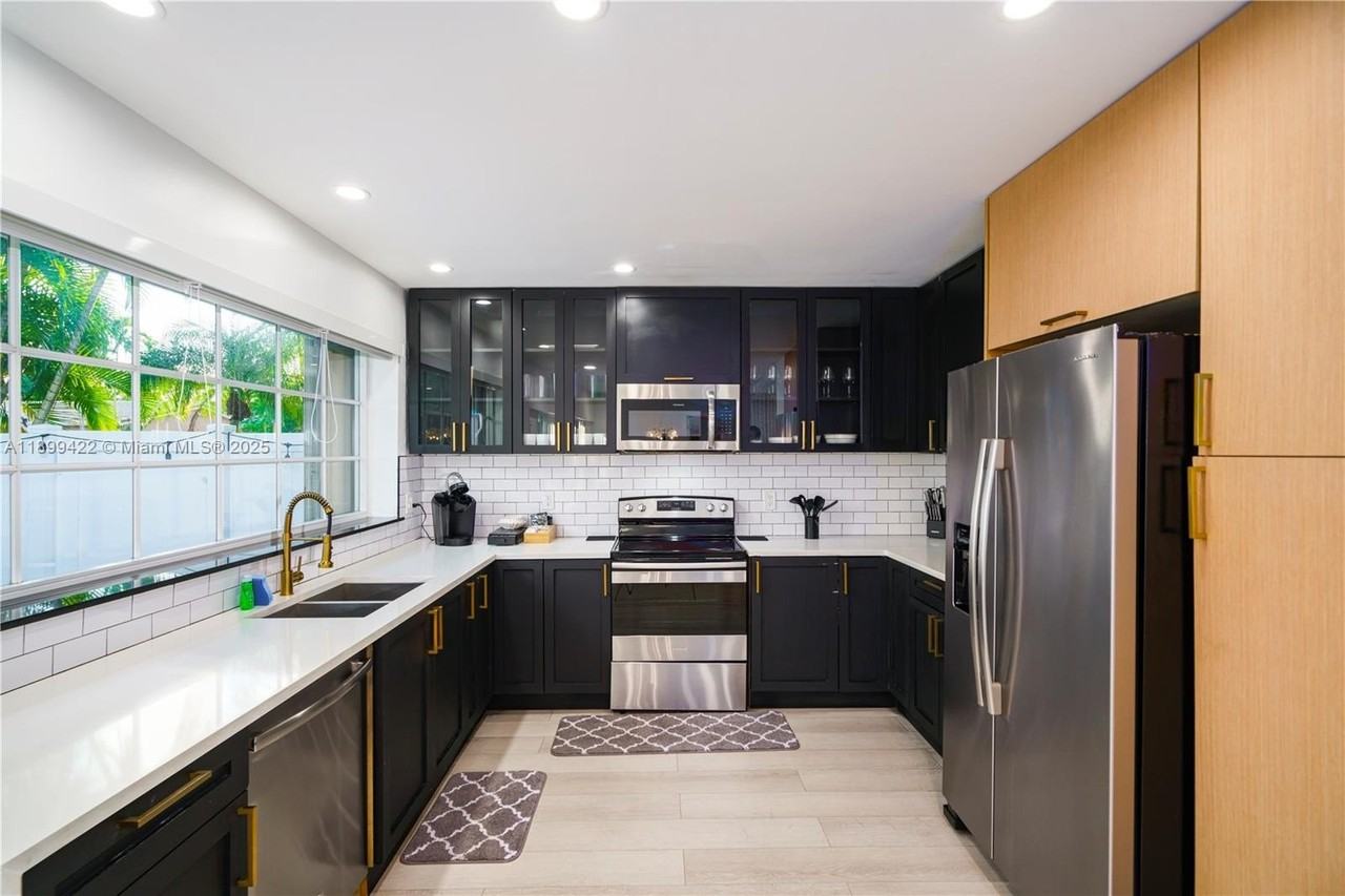 1244 Garfield St - Photo 5 of 28