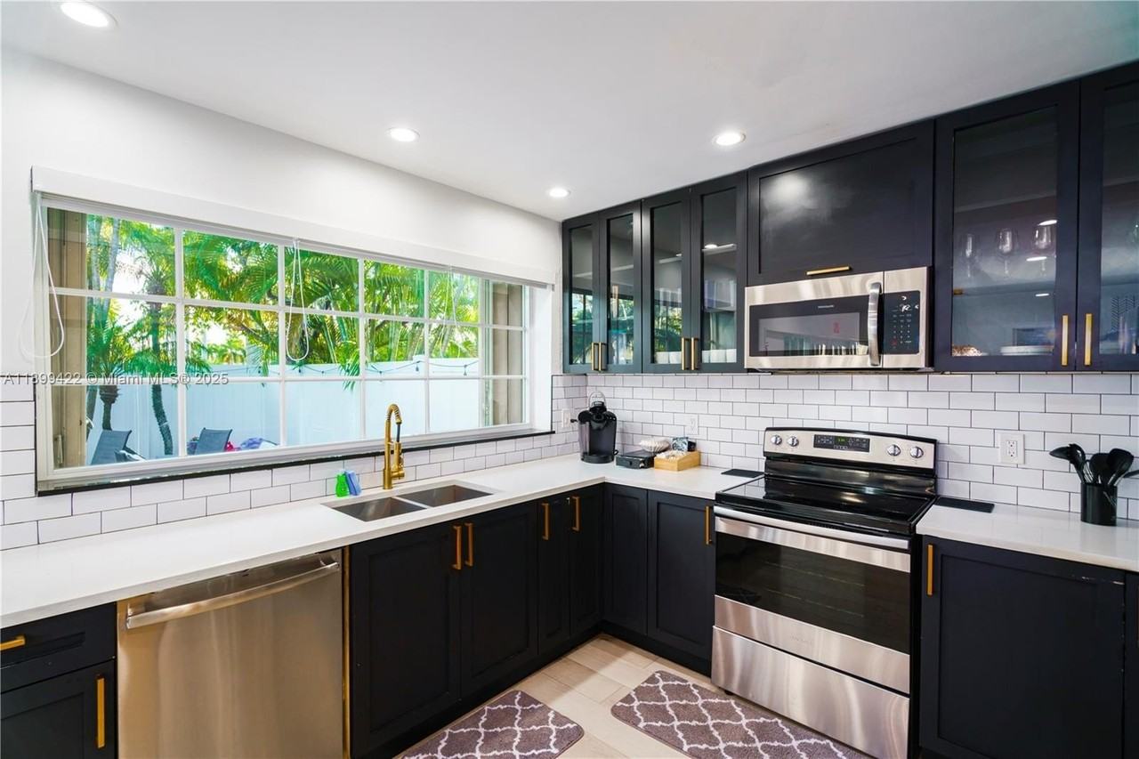 1244 Garfield St - Photo 6 of 28