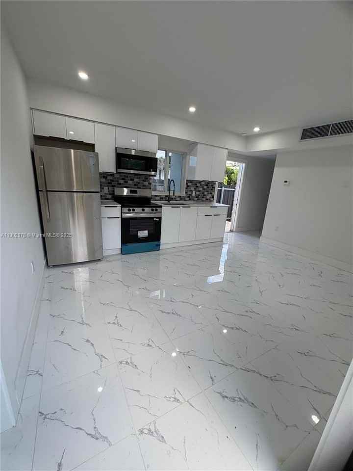 10020 Sw 171st St #0 - Photo 3 of 18