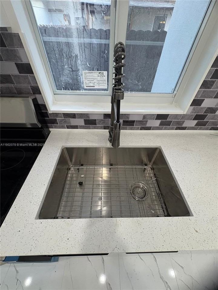 10020 Sw 171st St #0 - Photo 6 of 18