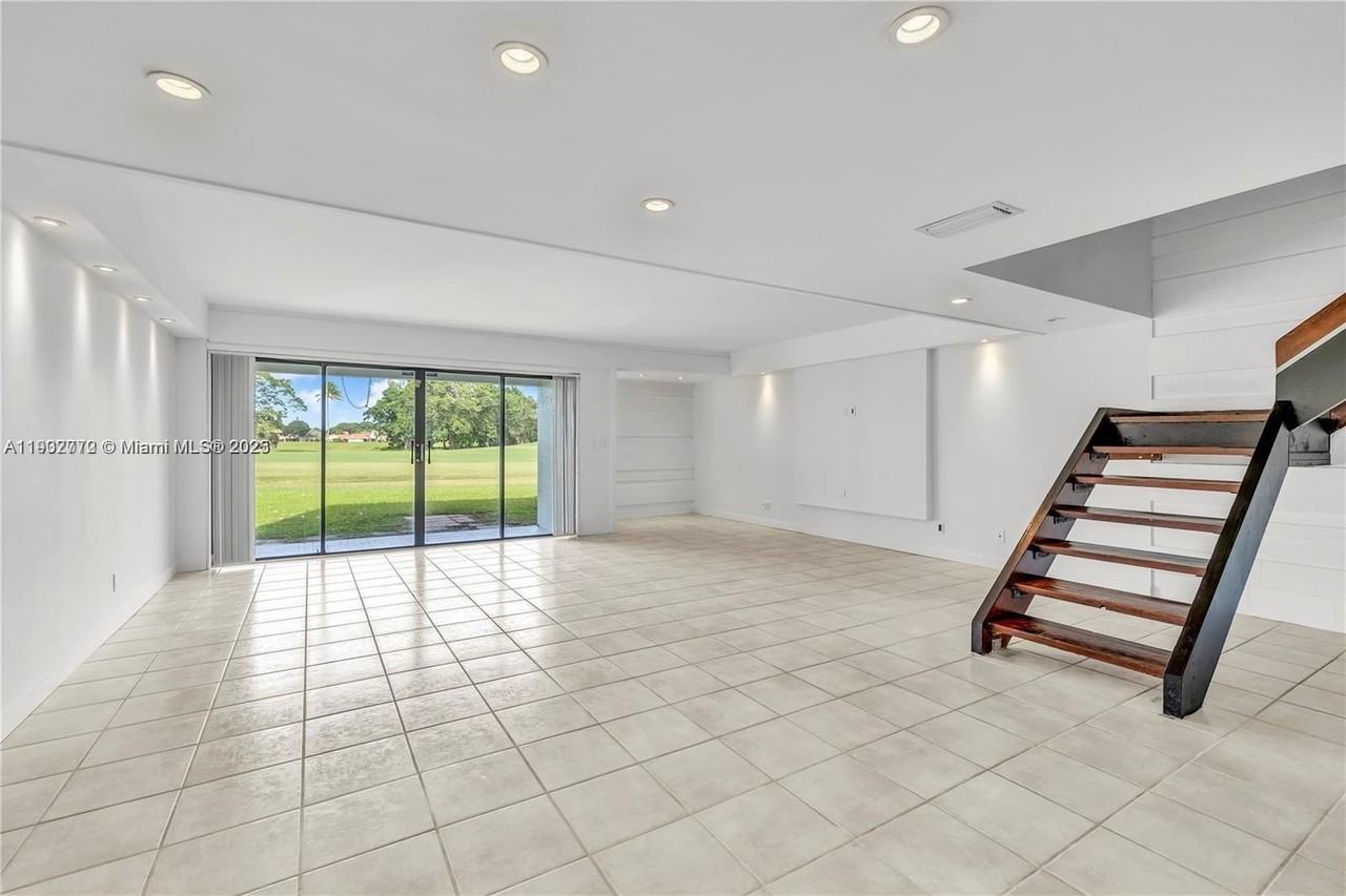 295 Fern Dr #4-1 - Photo 5 of 23