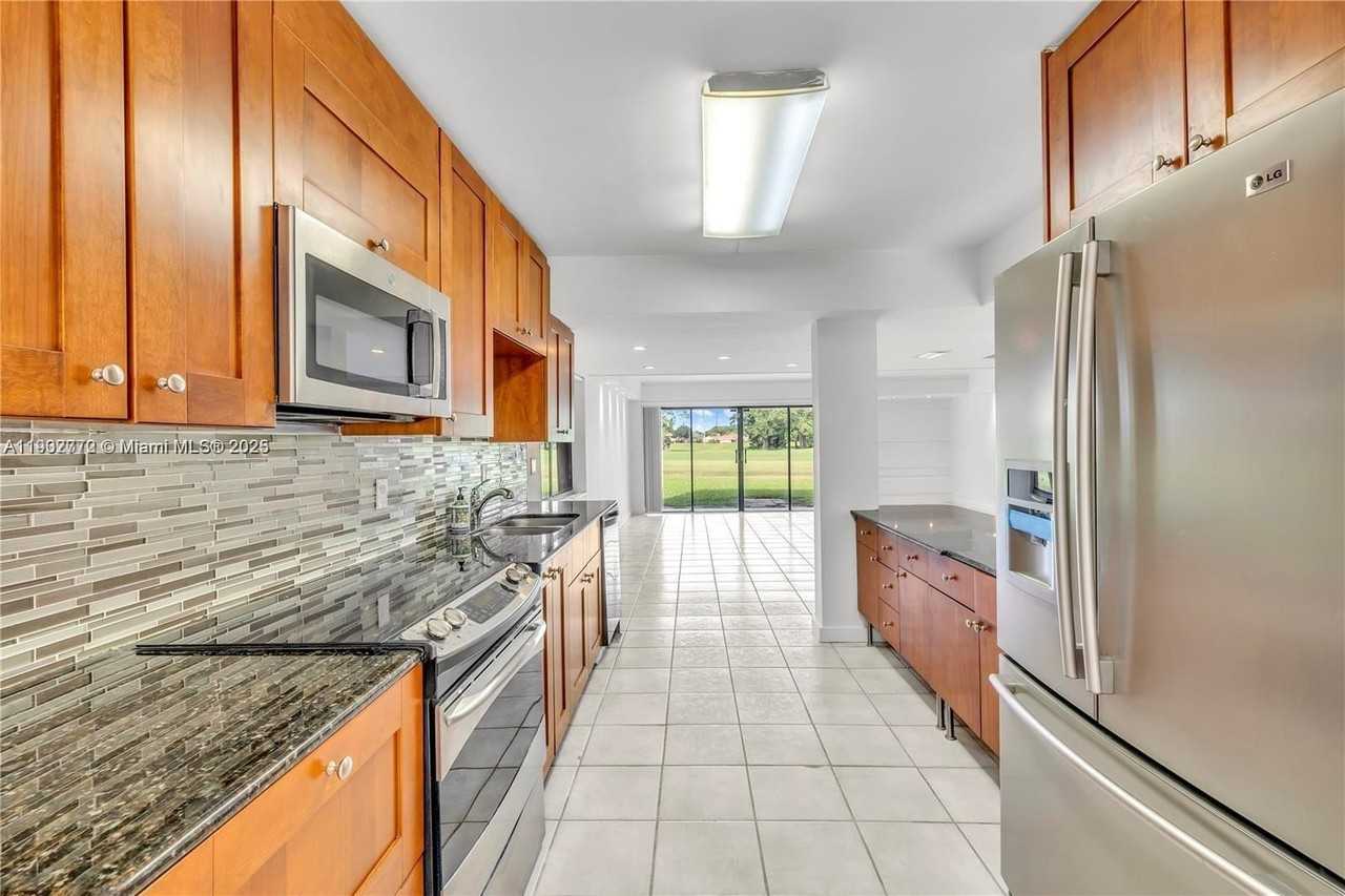 295 Fern Dr #4-1 - Photo 7 of 23