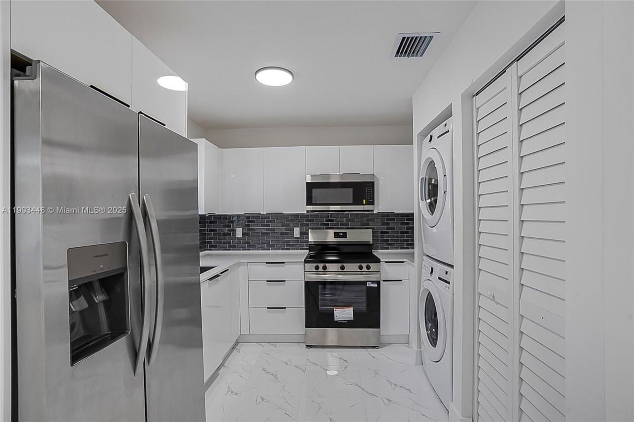 10362 Sw 180th St #3 - Photo 4 of 17