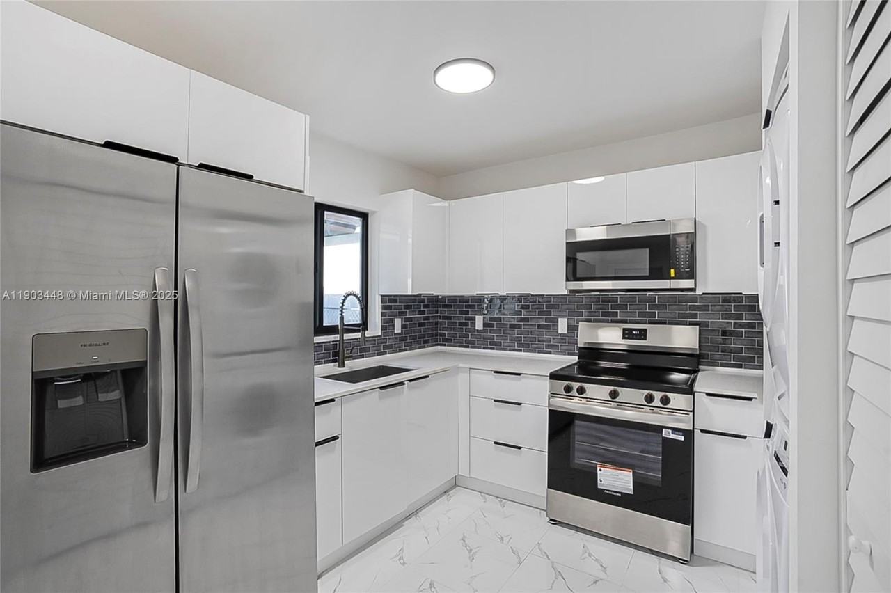 10362 Sw 180th St #3 - Photo 5 of 17