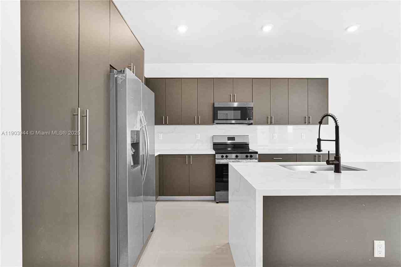 22555 Sw 125th Ave #13A - Photo 6 of 50