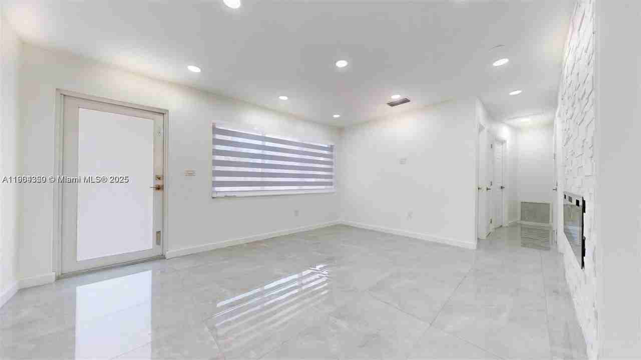 15704 Sw 302nd Ter - Photo 2 of 26