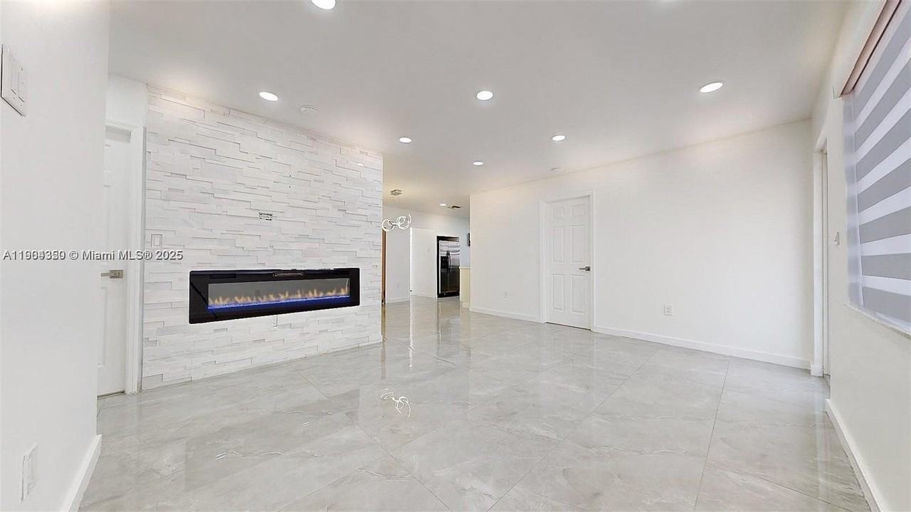 15704 Sw 302nd Ter - Photo 3 of 26