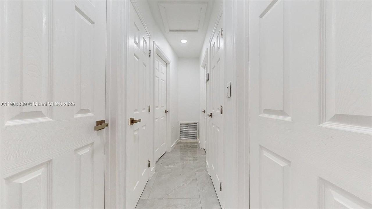 15704 Sw 302nd Ter - Photo 4 of 26