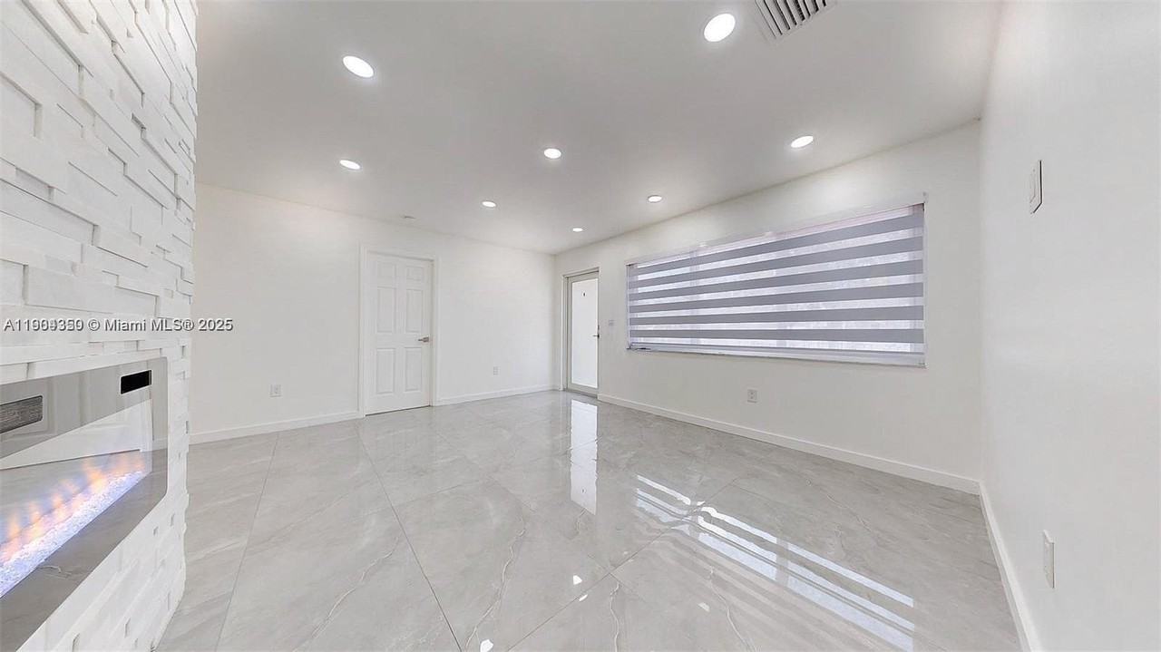 15704 Sw 302nd Ter - Photo 5 of 26