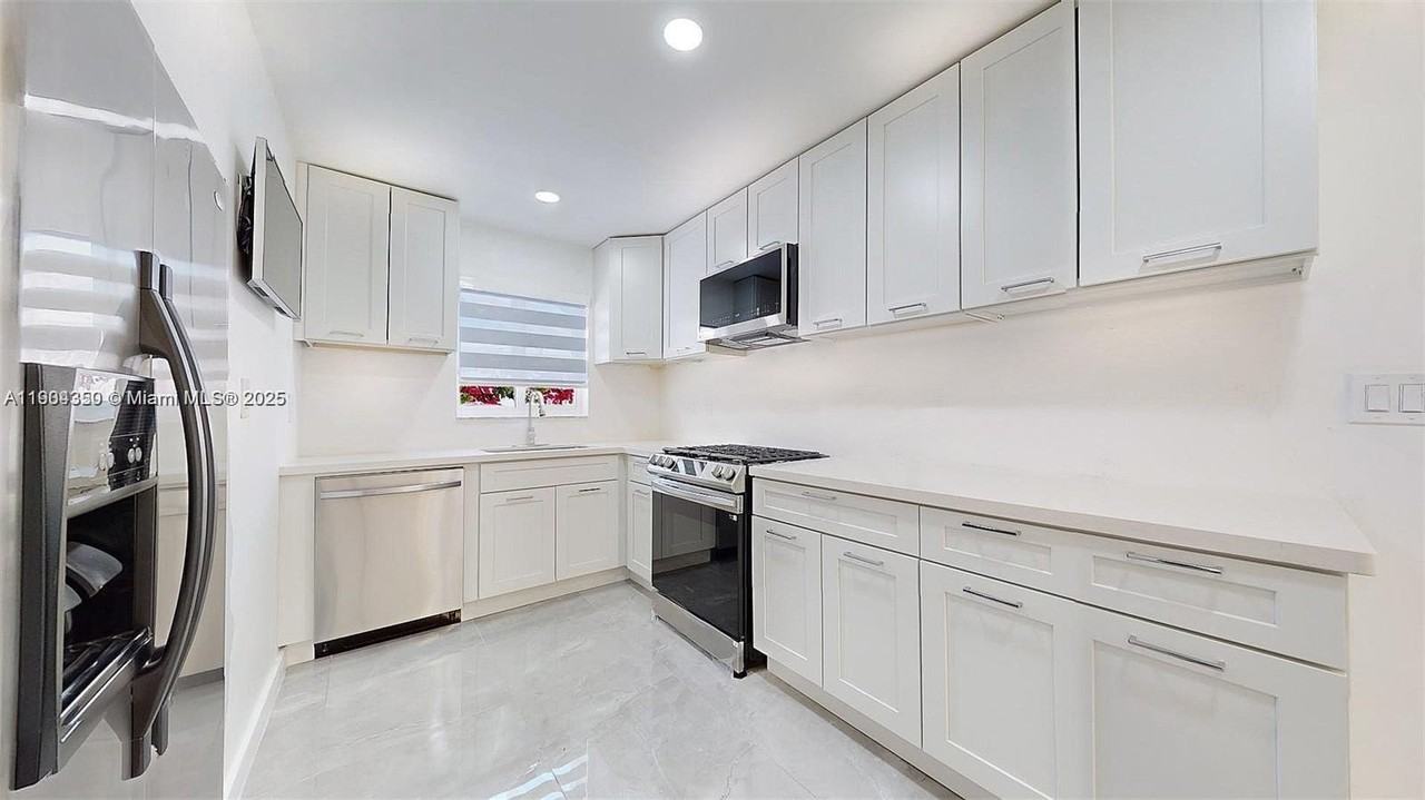 15704 Sw 302nd Ter - Photo 7 of 26