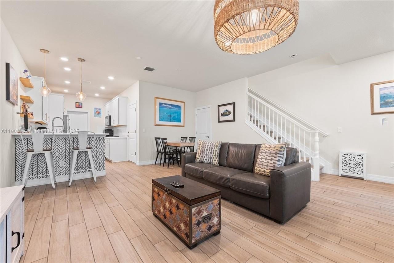 1030 Eucalyptus Dr #2 - Photo 4 of 22