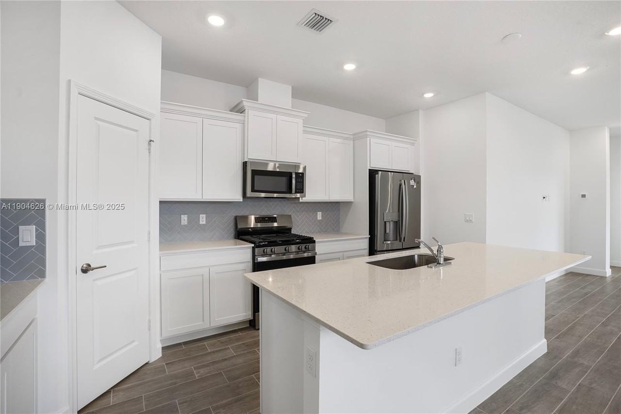 19655 Barn Swallow Way #19655 - Photo 6 of 50