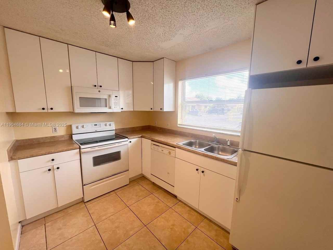 3737 Mil-Lake Circle #3737