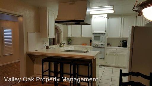 2613 Surrey Ave - Photo 3 of 6