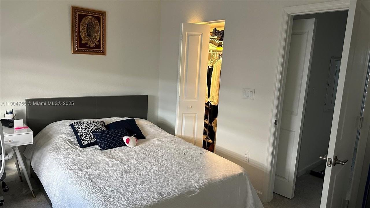 23420 Southwest 127th Place #23420 - Photo 3 of 12