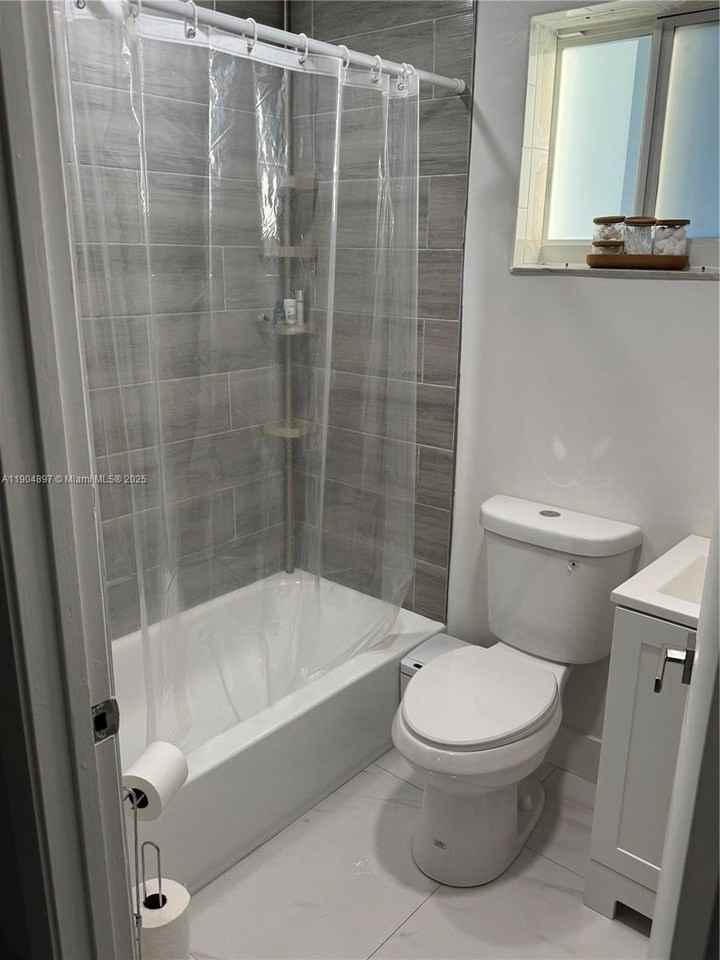 19035 Nw 11th Ct #10935 - Photo 4 of 11