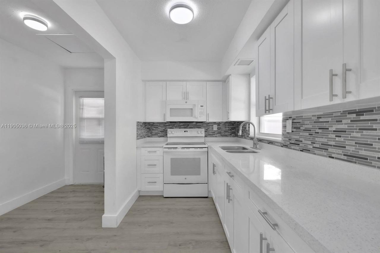 4964 Nw 48th Way - Photo 2 of 8