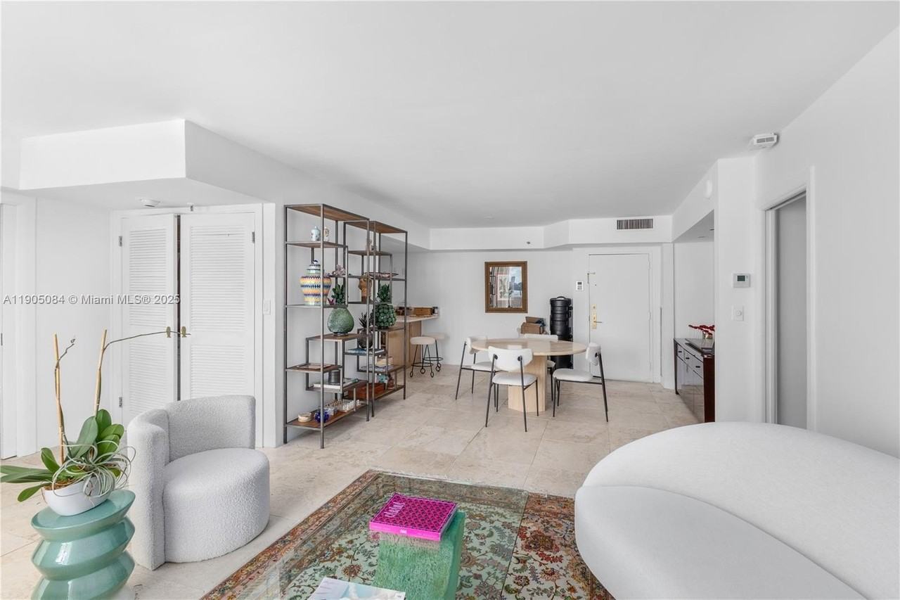 9 Island Ave #402 - Photo 6 of 38