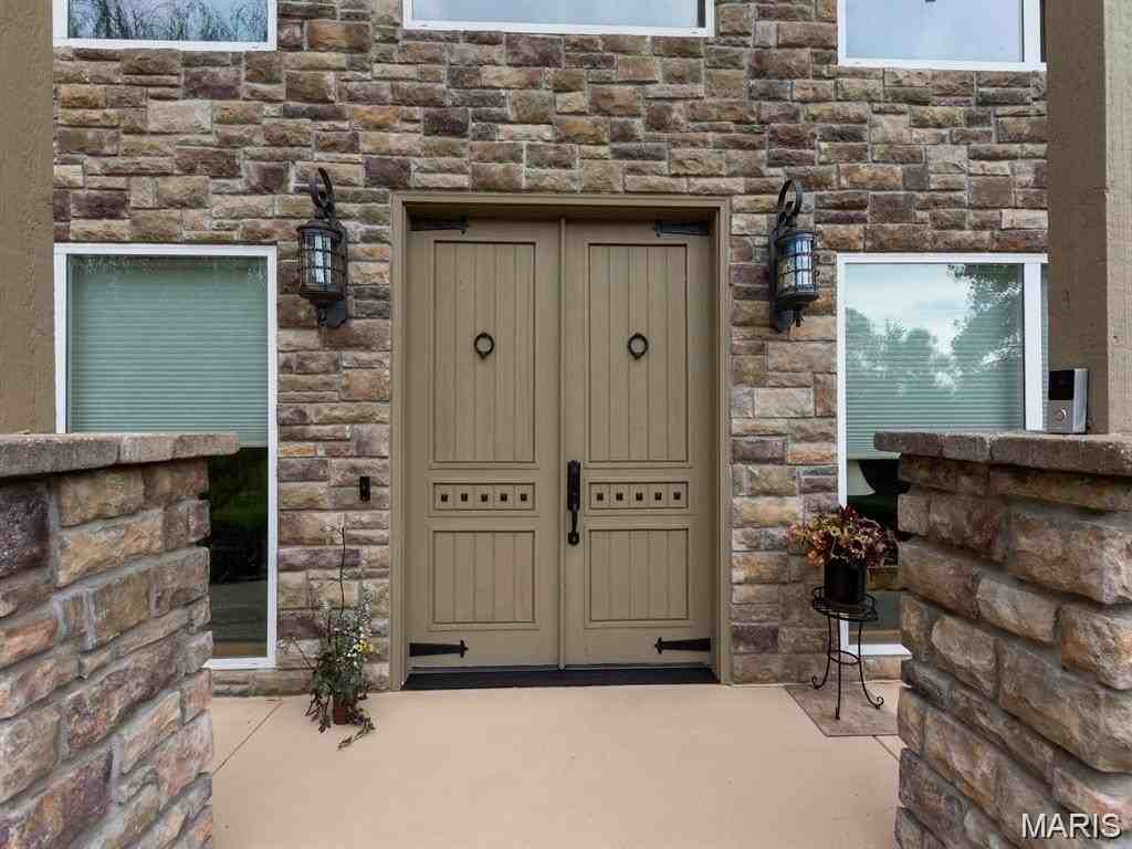 205 Paul Pl - Photo 4 of 50