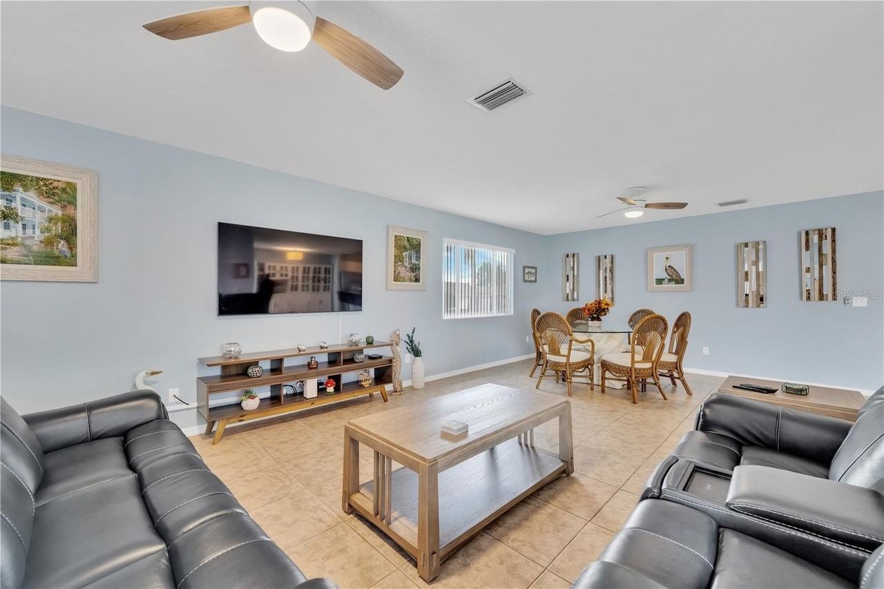 2401 Riverbluff Pkwy #V240 - Photo 4 of 44