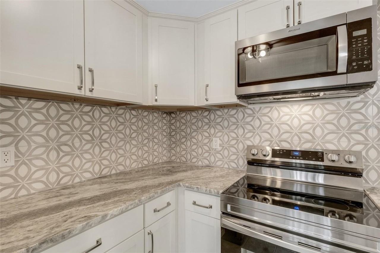 2319 Beneva Ter #2284 - Photo 7 of 33