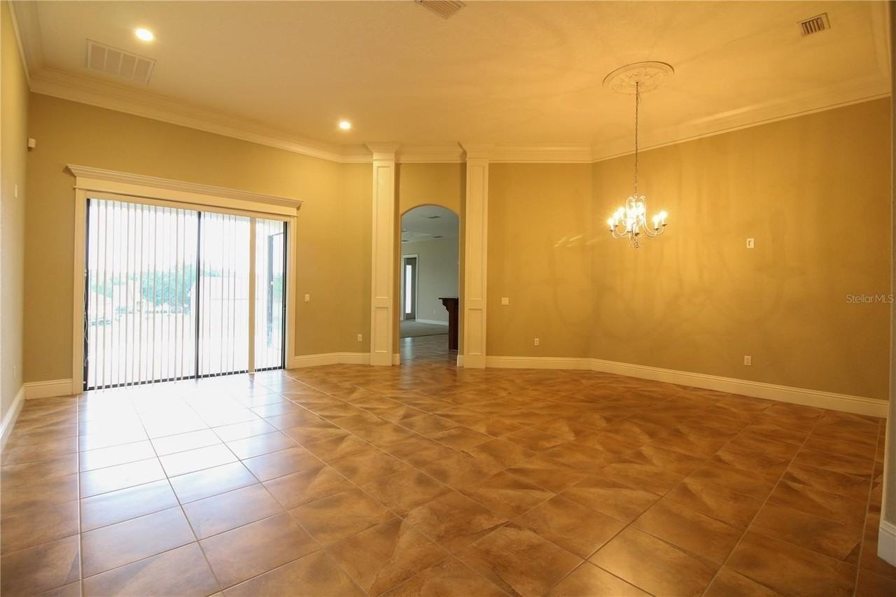 5628 Vintage View Blvd - Photo 3 of 25