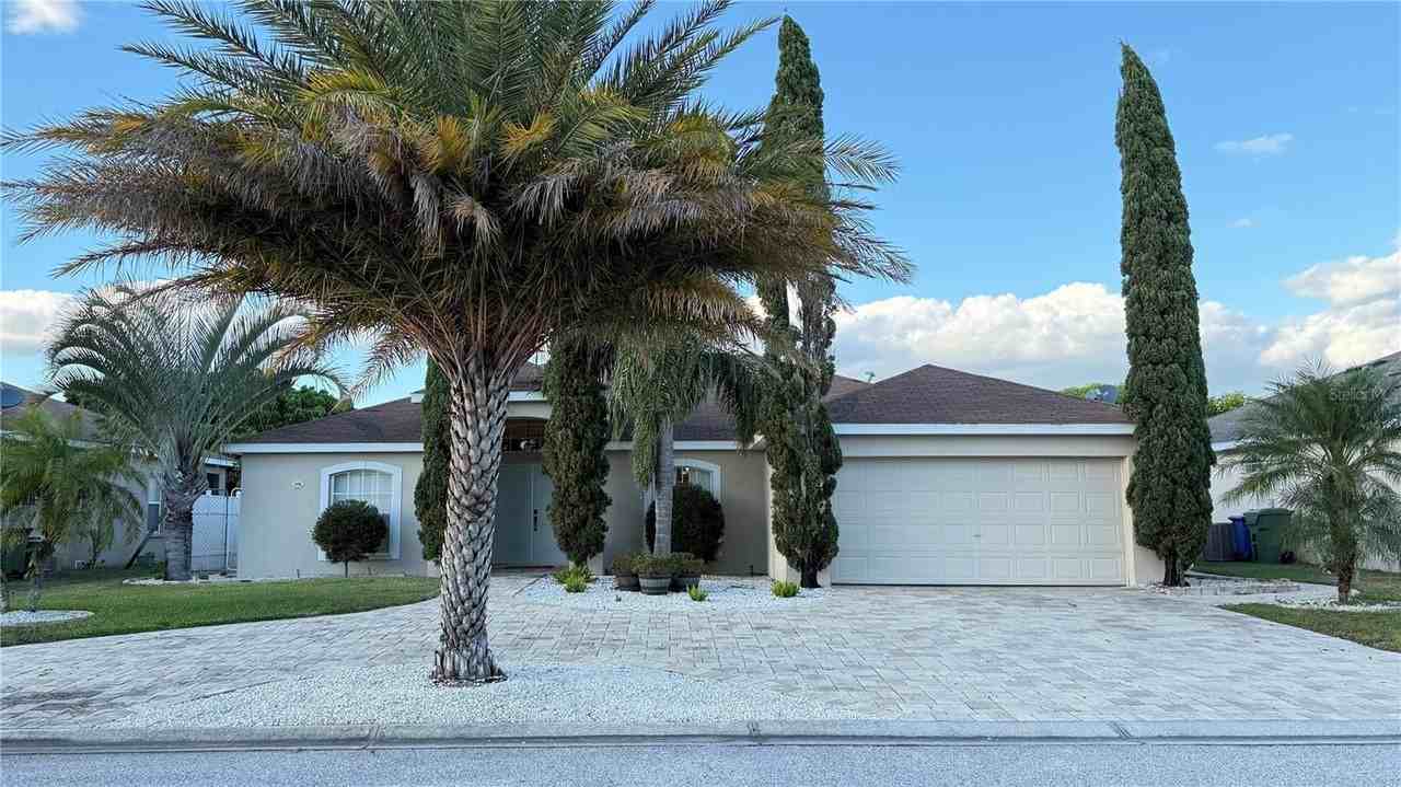 175 Cloverdale Rd - Photo 3 of 31