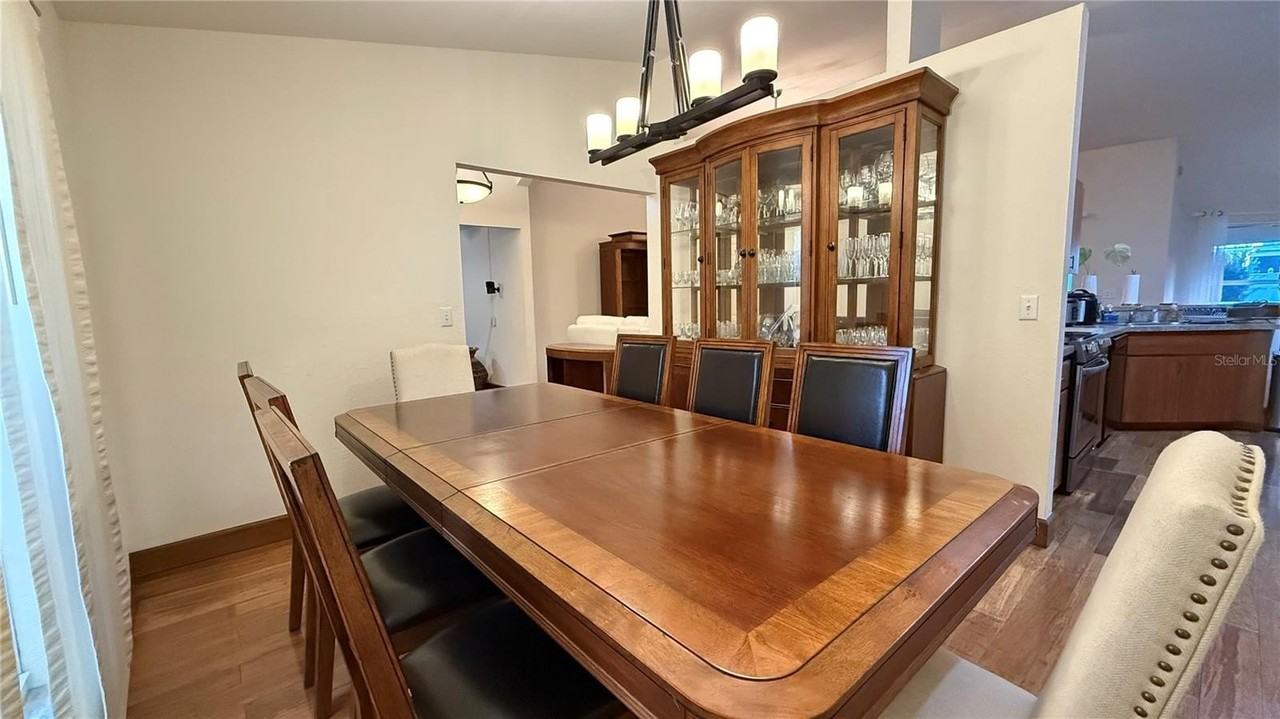 175 Cloverdale Rd - Photo 7 of 31