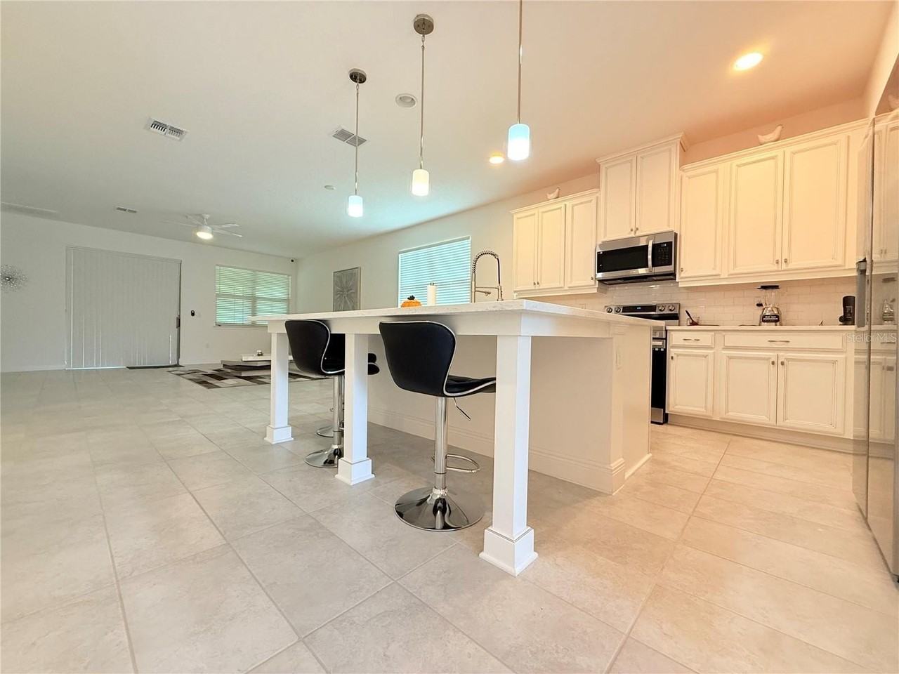 3112 Oxbow Ct - Photo 4 of 22