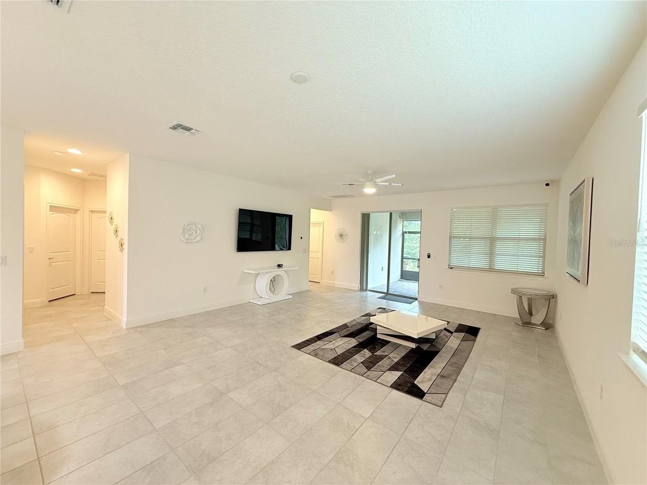 3112 Oxbow Ct - Photo 5 of 22