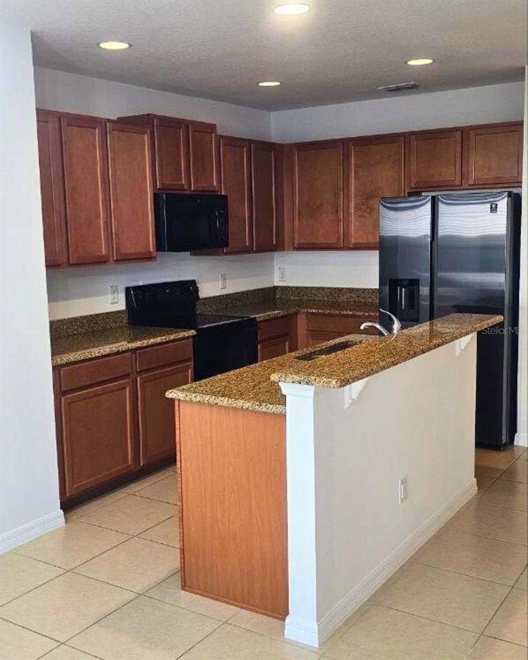 279 Williamson Dr - Photo 4 of 17