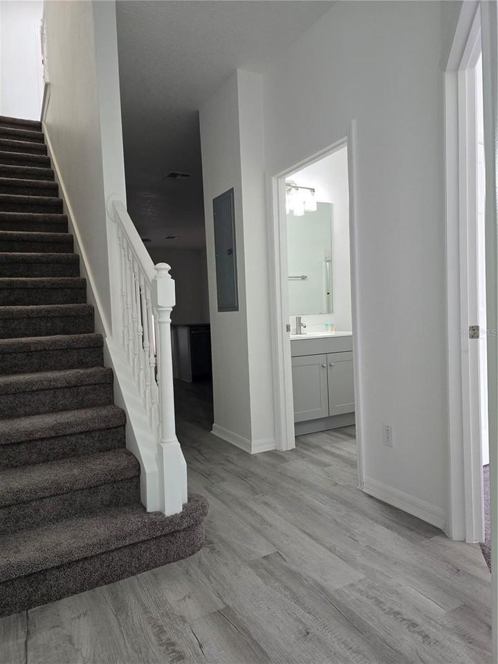 1713 Retreat Cir - Photo 4 of 18