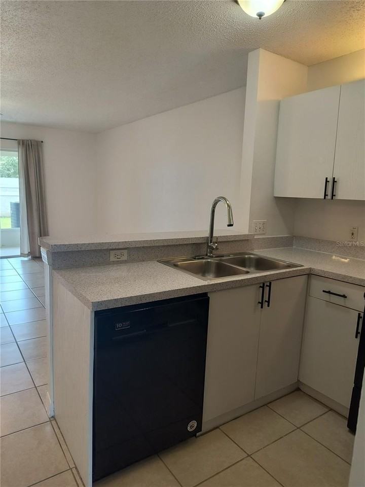 1657 Windsor Oak Ct - Photo 7 of 31