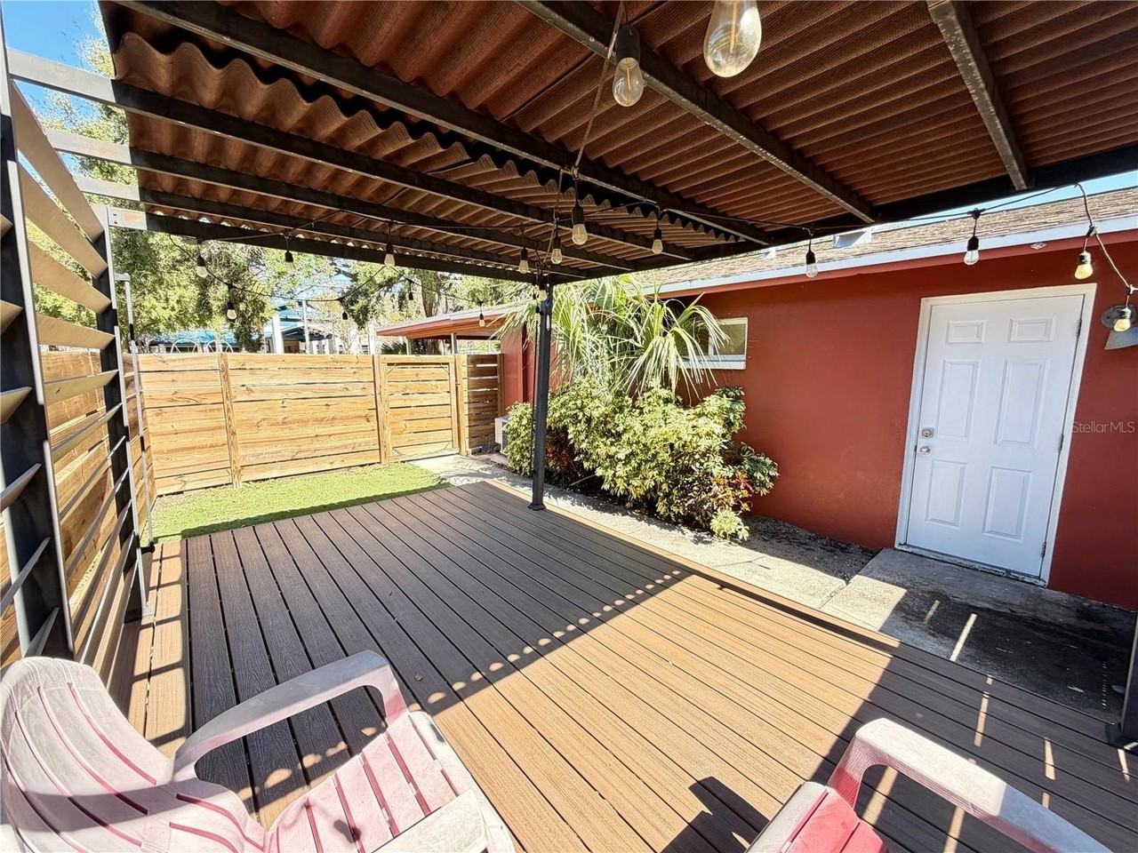 551 Laura Lane - Photo 2 of 14