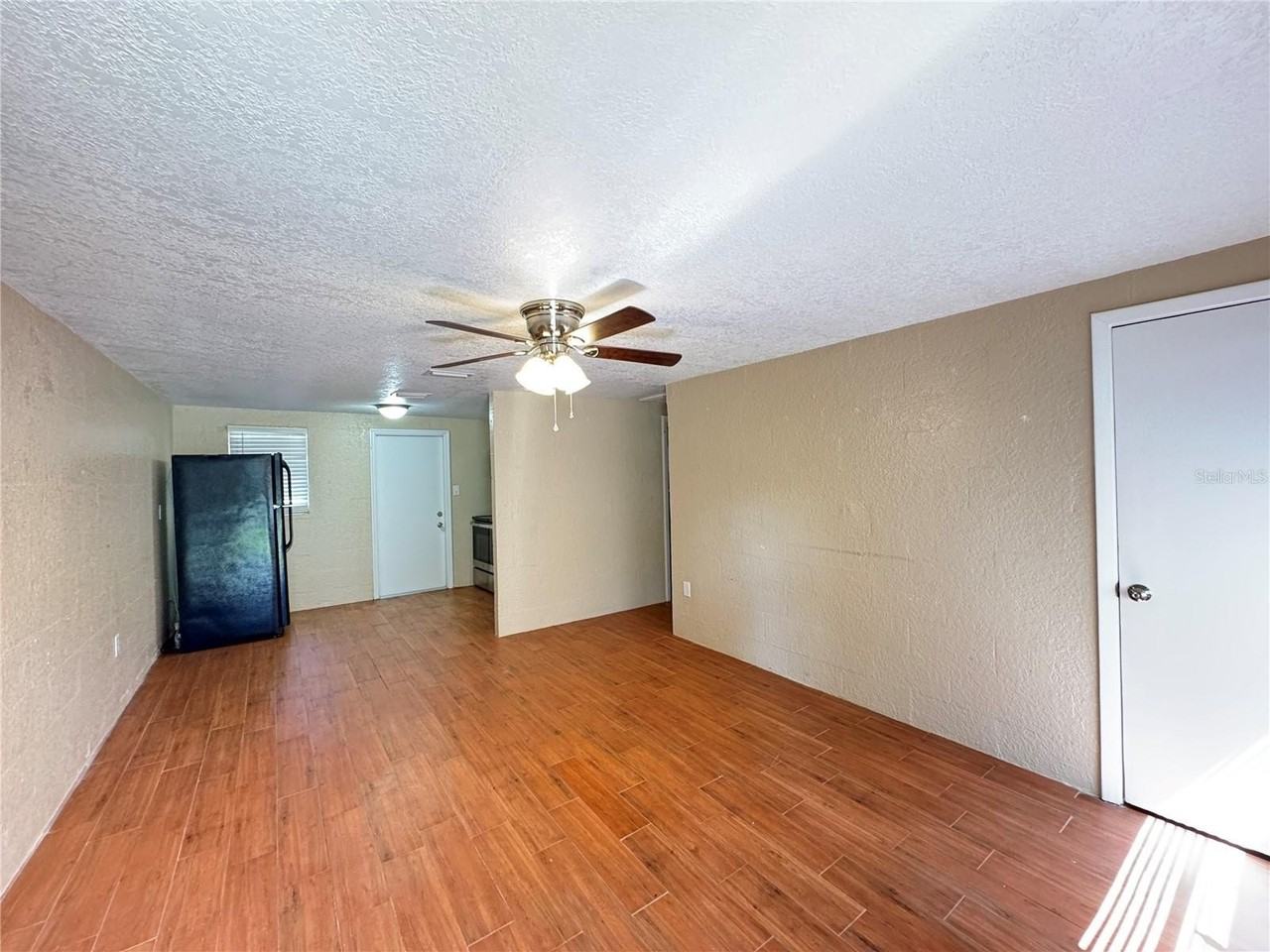 37149 Marlu Ln - Photo 2 of 10