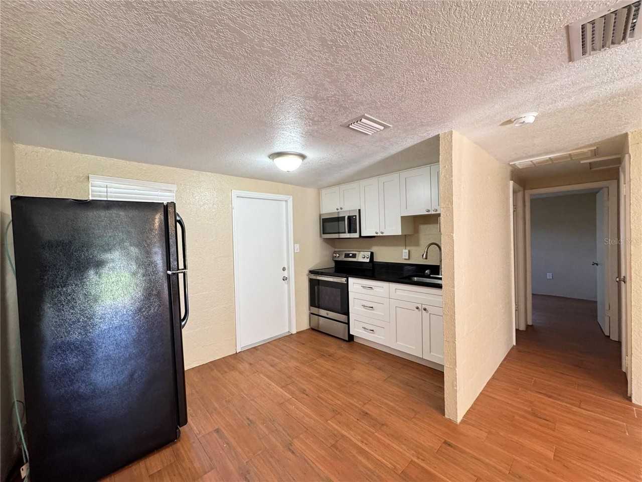 37149 Marlu Ln - Photo 4 of 10