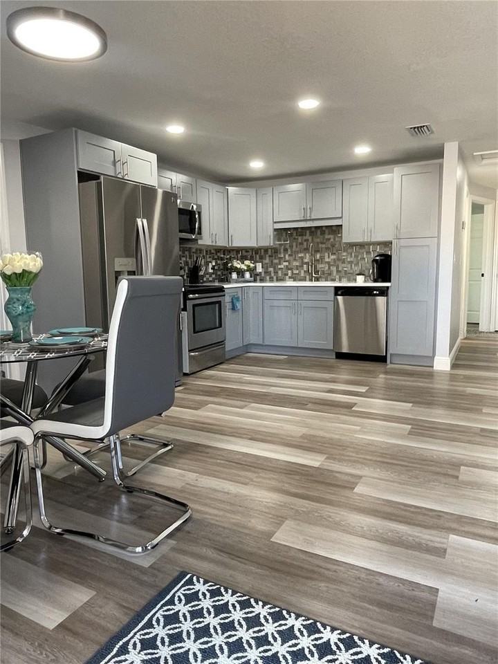 6024 West Burke Street - Photo 3 of 27